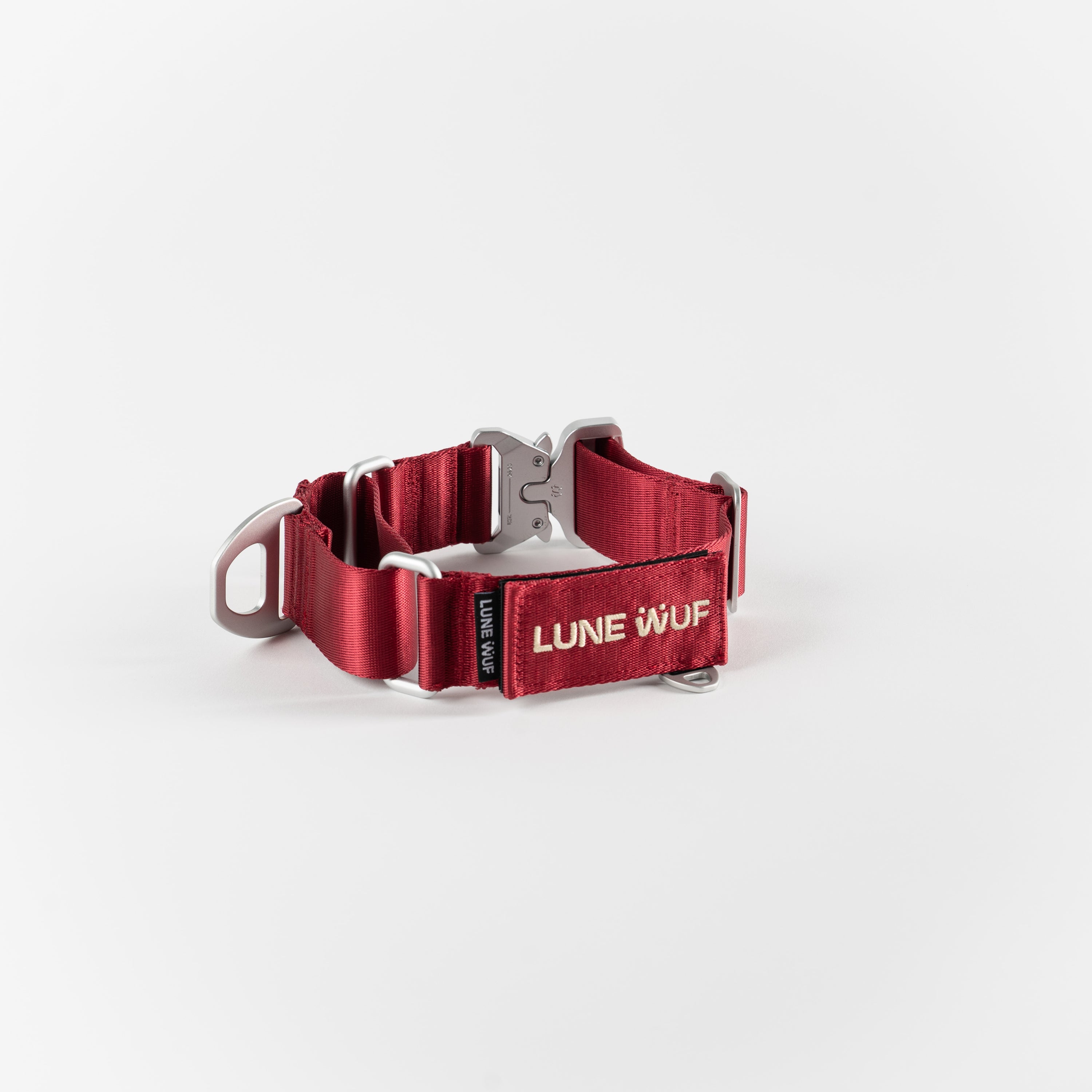 Buckle Martingale LuneWuf Red