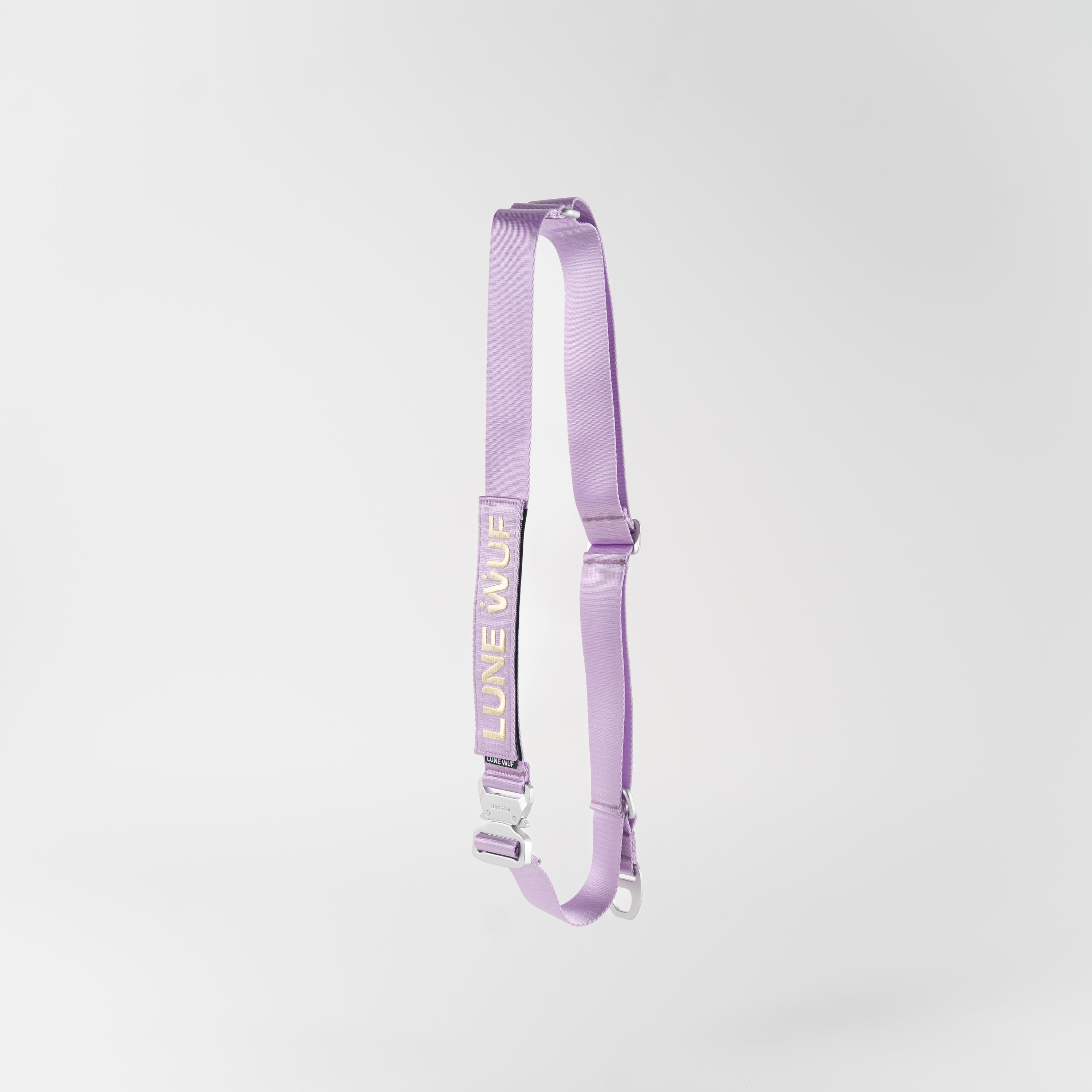 Lune Wuf Crossbody Sling in Lilac — durable, strength-tested hands-free leash for everyday use.