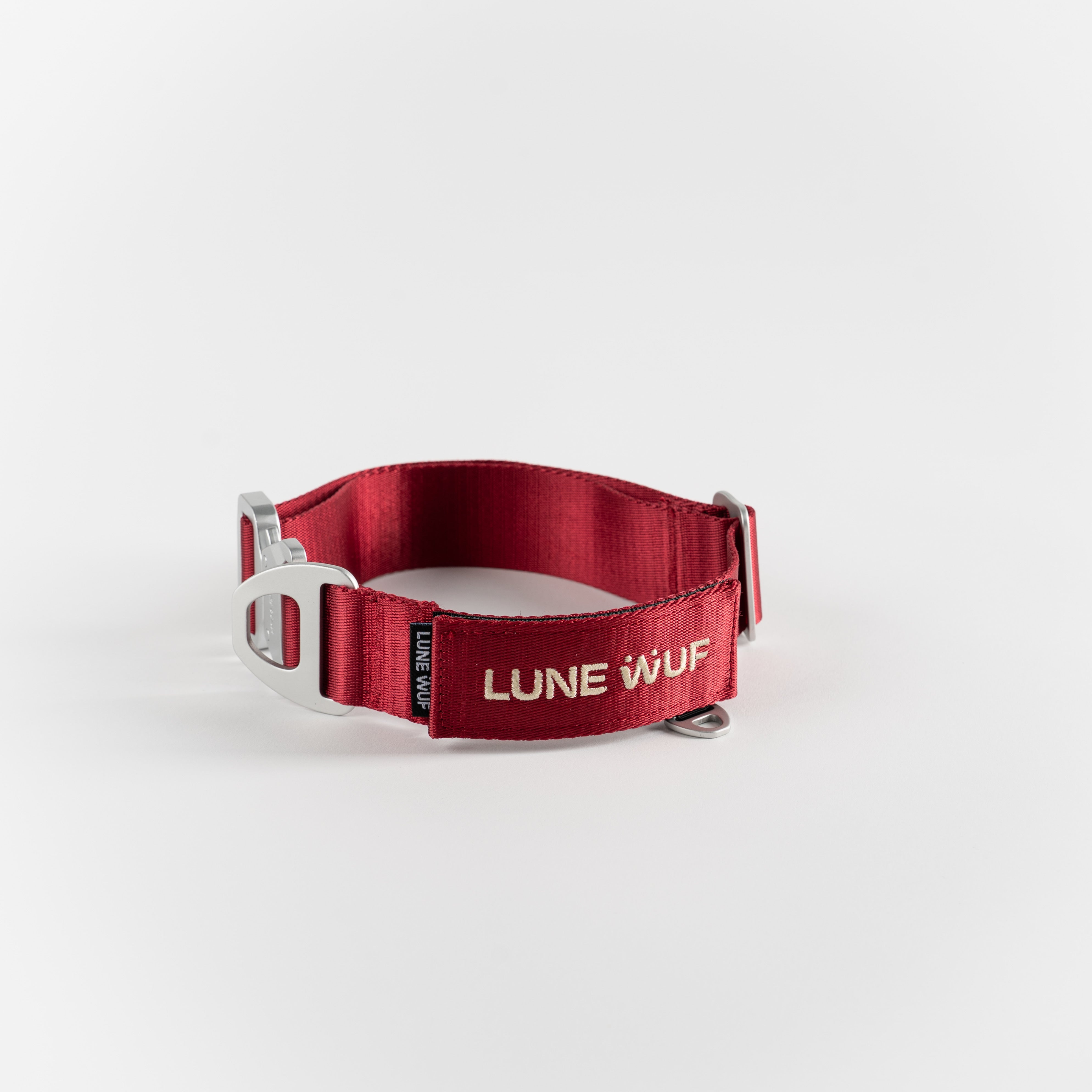 Everyday Collar Signature Red