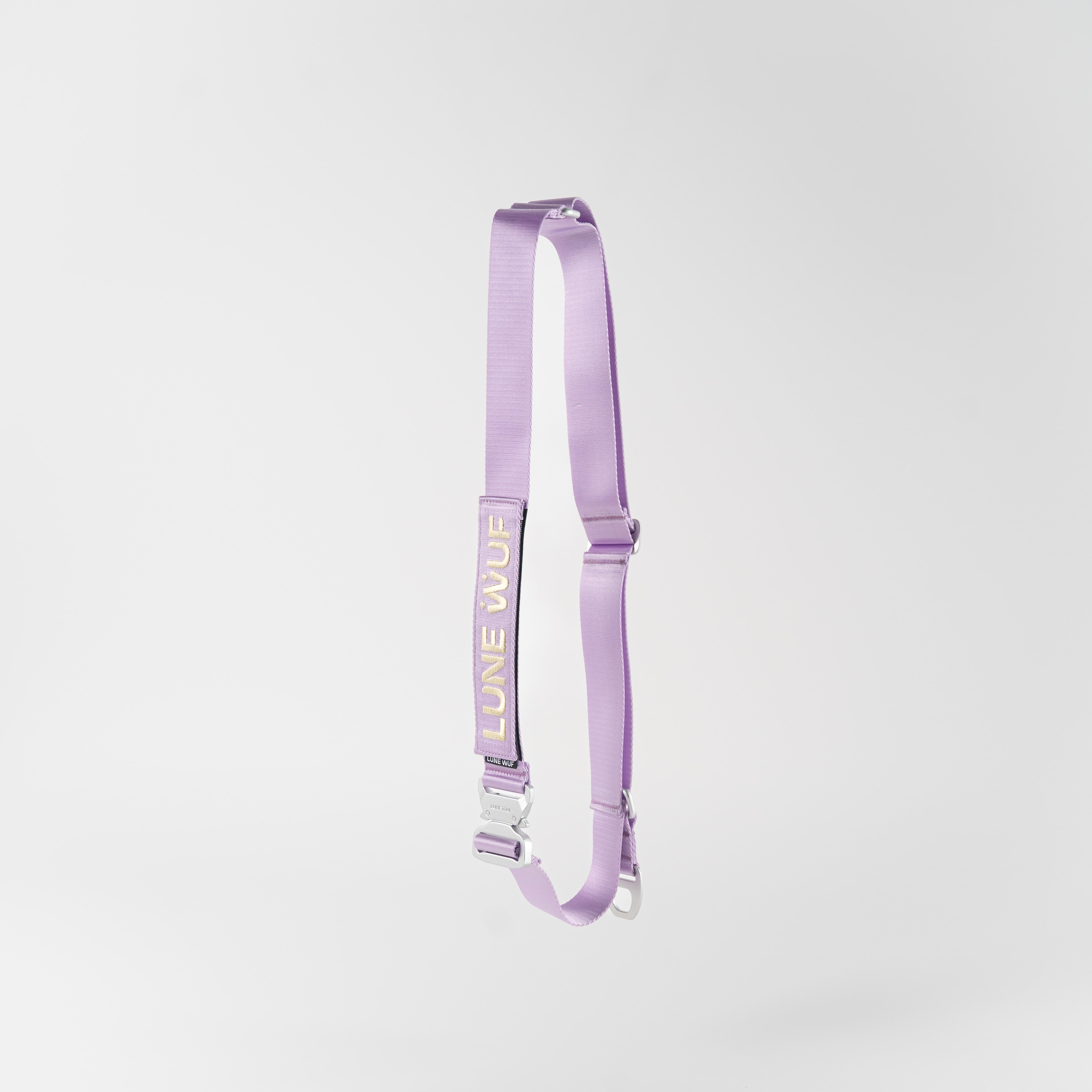 Lune Wuf Crossbody Sling in Lilac — durable, strength-tested hands-free leash for everyday use.